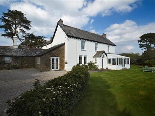 Bucklawren Farm Bed & Breakfast Looe Exterior photo